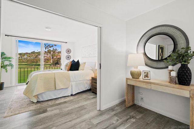 2544 Navarra Drive 17 17, Carlsbad, CA 92009