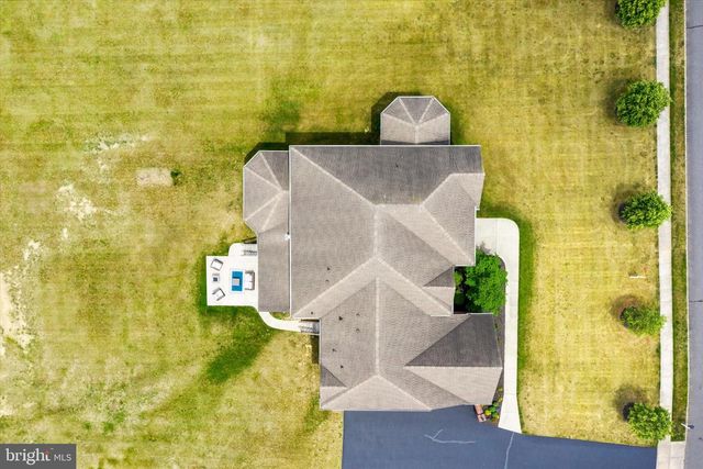 17 BELMONT CIR, Columbus, NJ 08022