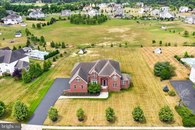 17 BELMONT CIR, Columbus, NJ 08022