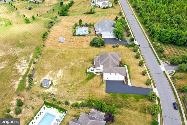 17 BELMONT CIR, Columbus, NJ 08022