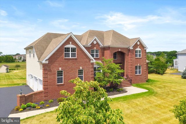 17 BELMONT CIR, Columbus, NJ 08022