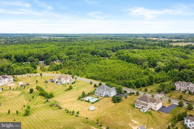 17 BELMONT CIR, Columbus, NJ 08022