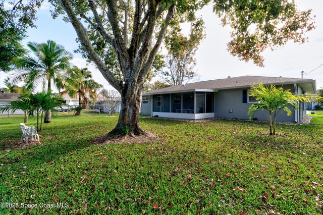 226 Dickens Avenue, Sebastian, FL 32958