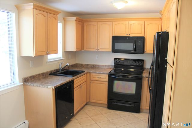 522 Blackstone Village 522, Meriden, CT 06450