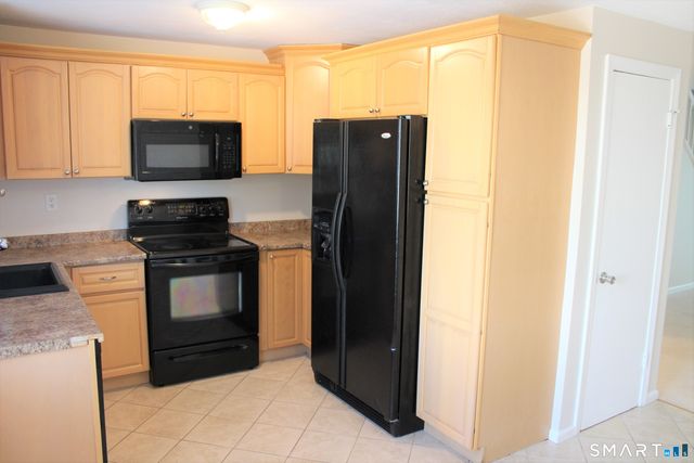 522 Blackstone Village 522, Meriden, CT 06450