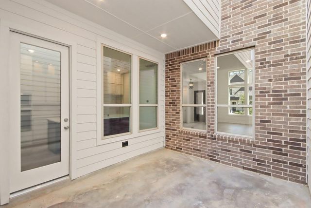 329 Fields Lane, Montgomery, TX 77316