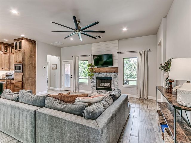25380 Peridot Place, Cashion, OK 73016