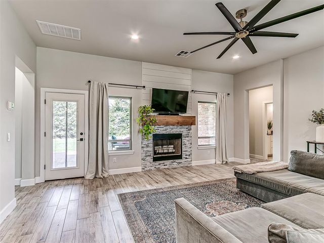 25380 Peridot Place, Cashion, OK 73016