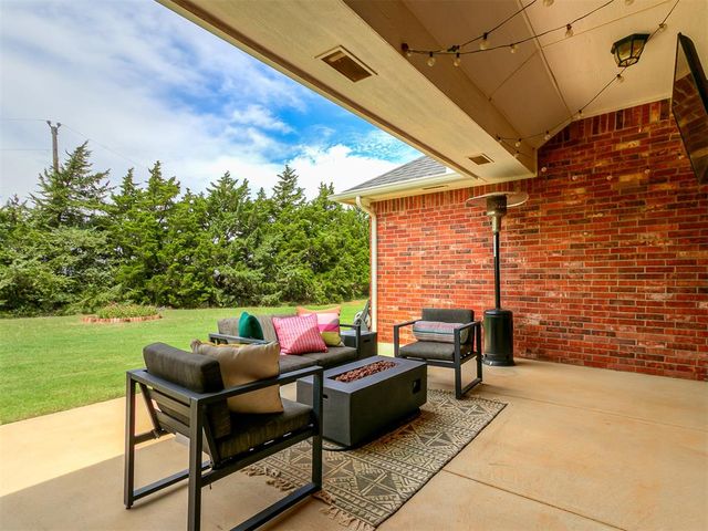 25380 Peridot Place, Cashion, OK 73016