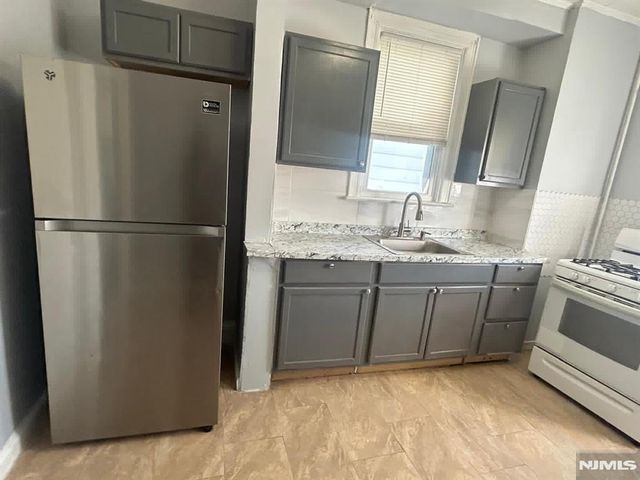 329 Columbia Avenue 1st flr, Jersey City, NJ 07307