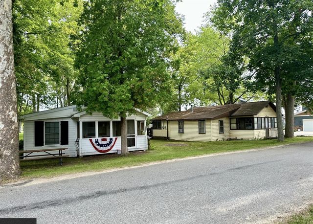 12940 Cleland Avenue, Wayland, MI 49348