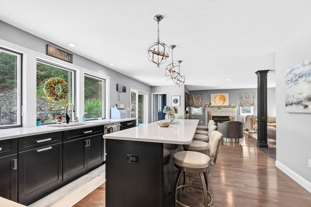 4 Waldingfield Lane, Peabody, MA 01960