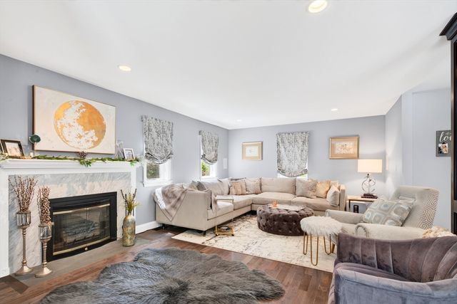 4 Waldingfield Lane, Peabody, MA 01960
