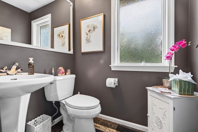 4 Waldingfield Lane, Peabody, MA 01960