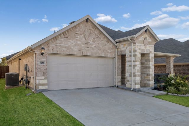 2255 Cliff Springs Drive, Forney, TX 75126