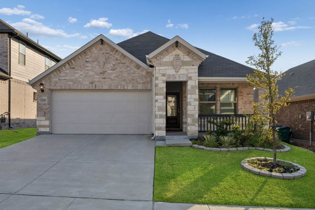 2255 Cliff Springs Drive, Forney, TX 75126