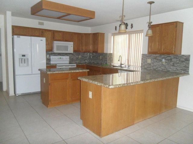 8401 E Golden Cholla Drive, Gold Canyon, AZ 85118