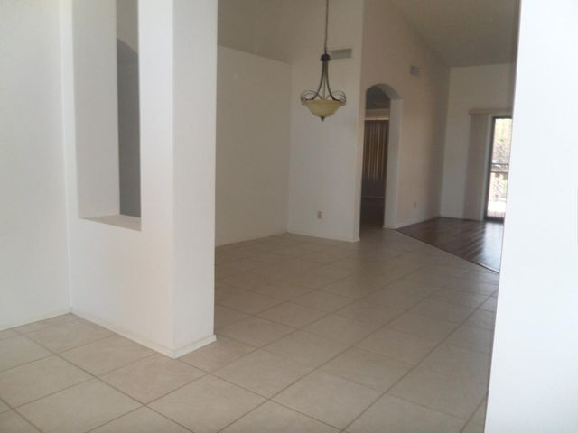 8401 E Golden Cholla Drive, Gold Canyon, AZ 85118