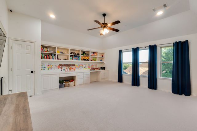 8700 Scarlet Trail, Lantana, TX 76226