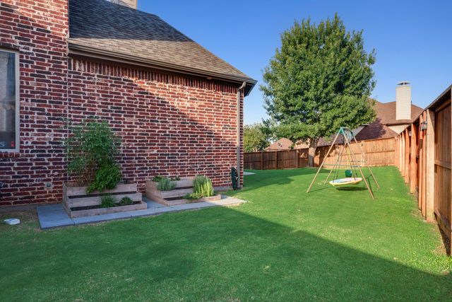 8700 Scarlet Trail, Lantana, TX 76226