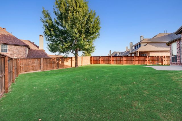 8700 Scarlet Trail, Lantana, TX 76226