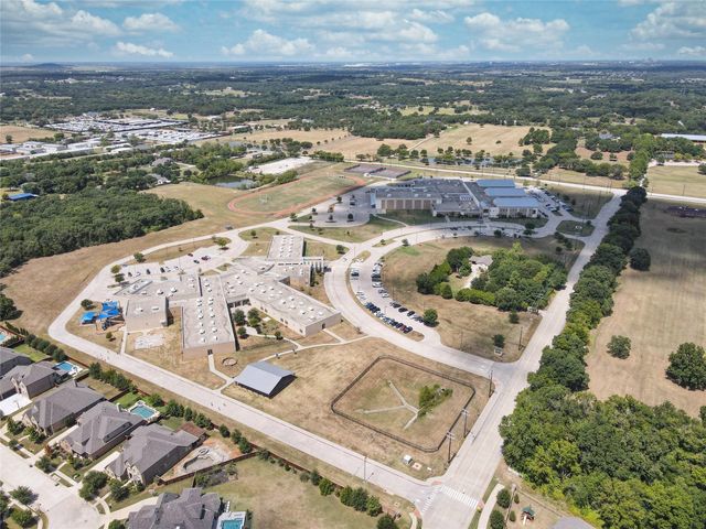 8700 Scarlet Trail, Lantana, TX 76226