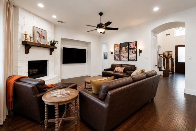 8700 Scarlet Trail, Lantana, TX 76226