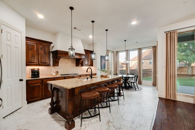 8700 Scarlet Trail, Lantana, TX 76226