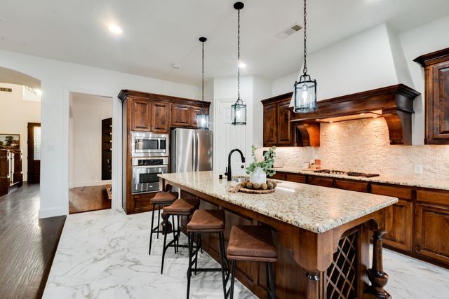8700 Scarlet Trail, Lantana, TX 76226