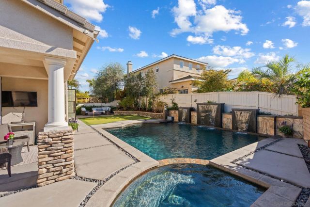 2887 Corte Morera, Carlsbad, CA 92009