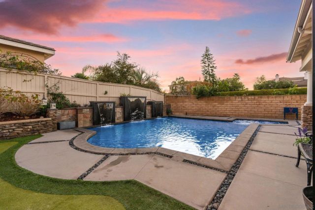 2887 Corte Morera, Carlsbad, CA 92009