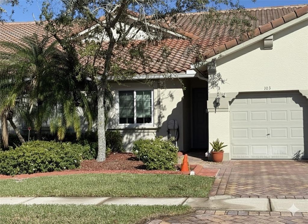 6525 Oxford Circle 103C, Vero Beach, FL 32966