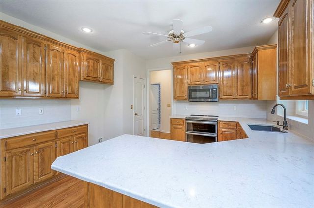 15223 Woodson Lane, Overland Park, KS 66223