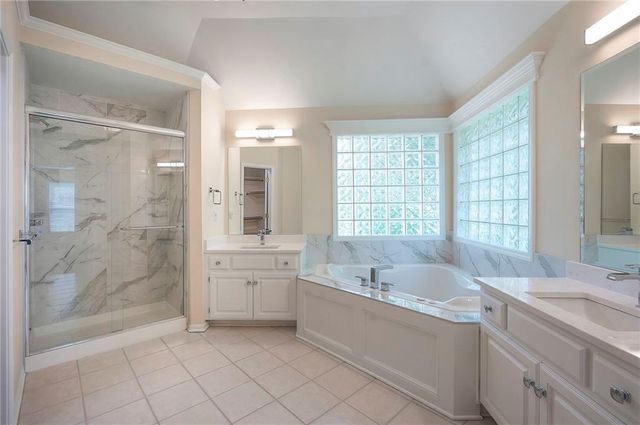15223 Woodson Lane, Overland Park, KS 66223