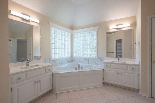15223 Woodson Lane, Overland Park, KS 66223