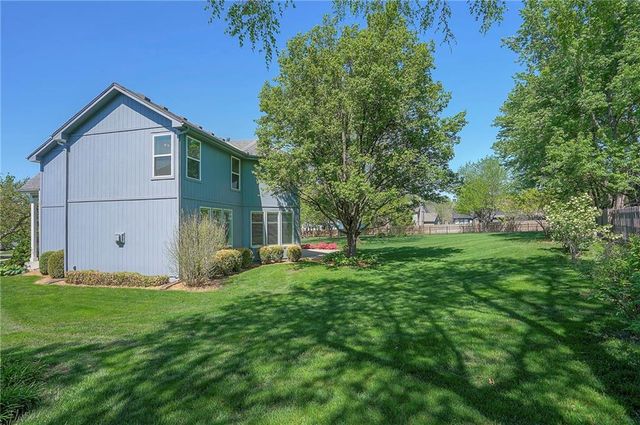 15223 Woodson Lane, Overland Park, KS 66223