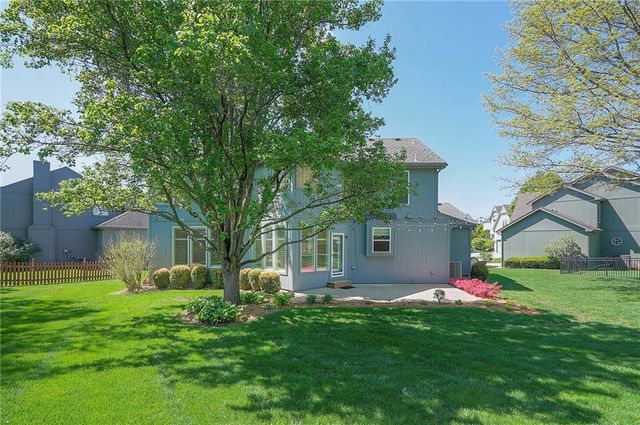 15223 Woodson Lane, Overland Park, KS 66223