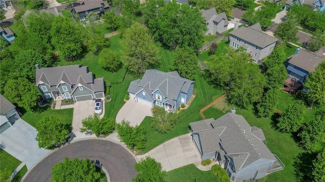 15223 Woodson Lane, Overland Park, KS 66223