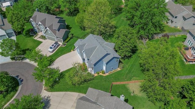 15223 Woodson Lane, Overland Park, KS 66223