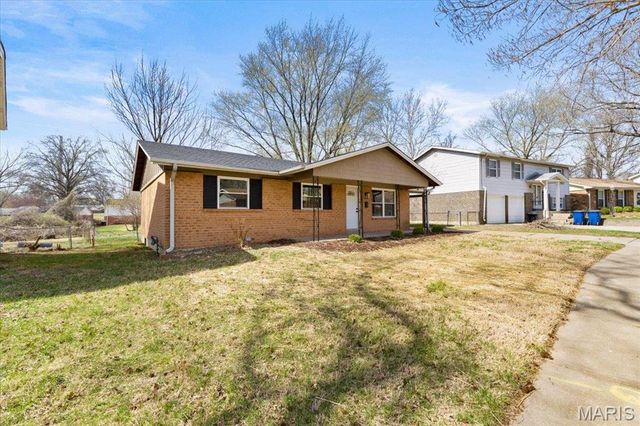 2382 Battlefield Drive, Florissant, MO 63031