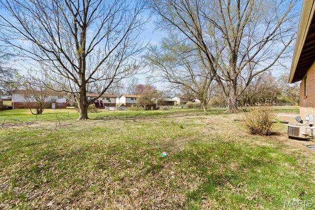 2382 Battlefield Drive, Florissant, MO 63031