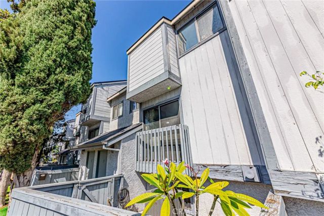 301 W Gladstone Street 13, Azusa, CA 91702