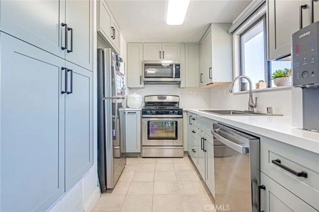 301 W Gladstone Street 13, Azusa, CA 91702