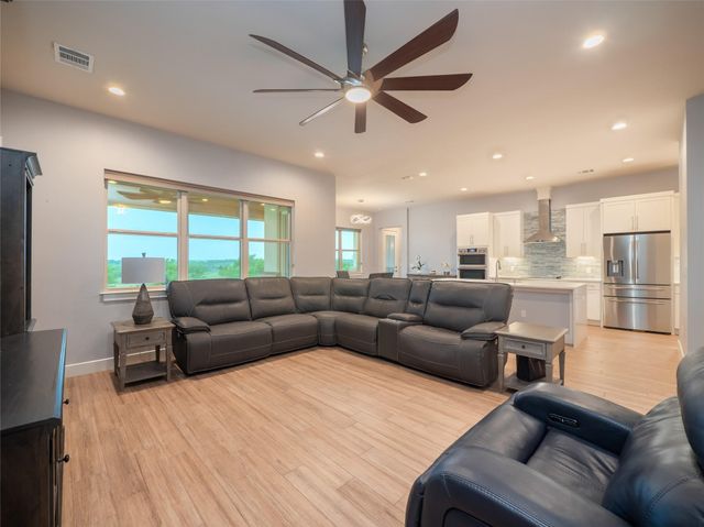 474 Peck, Kyle, TX 78640