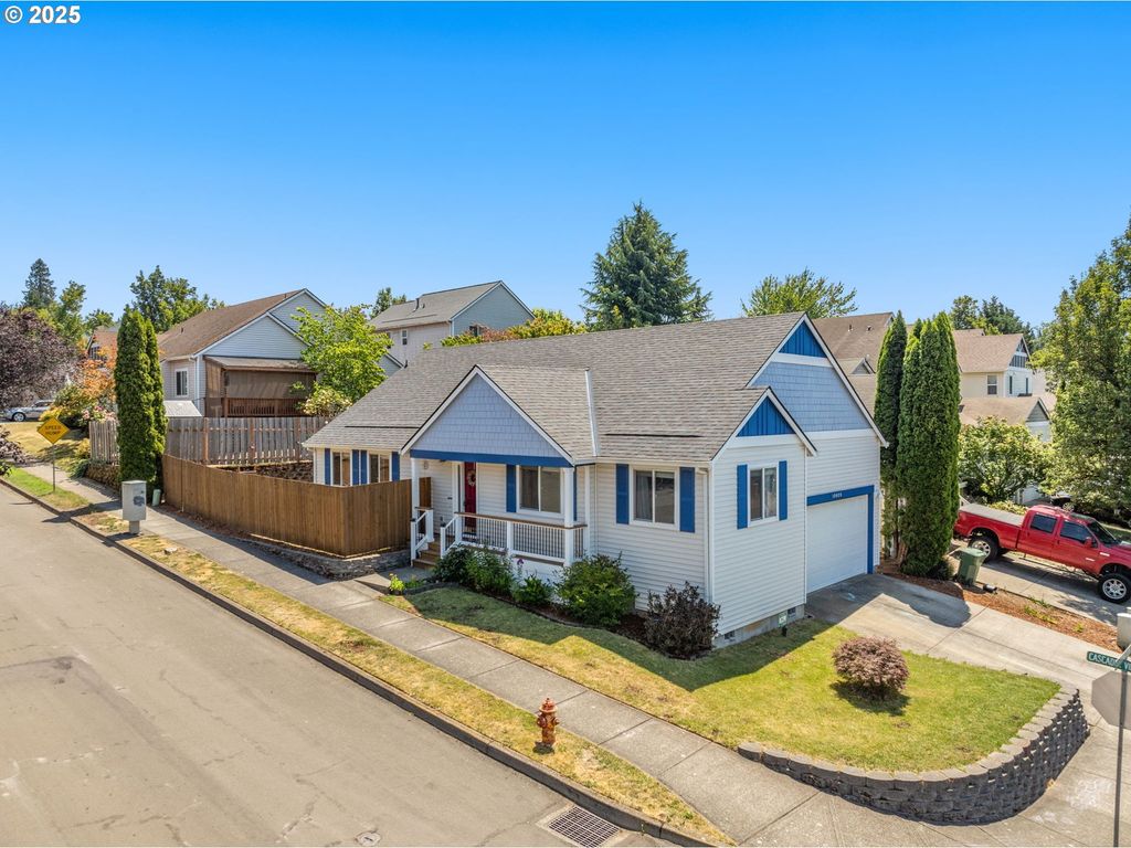 19026 BARRINGTON Ave, Sandy, OR 97055
