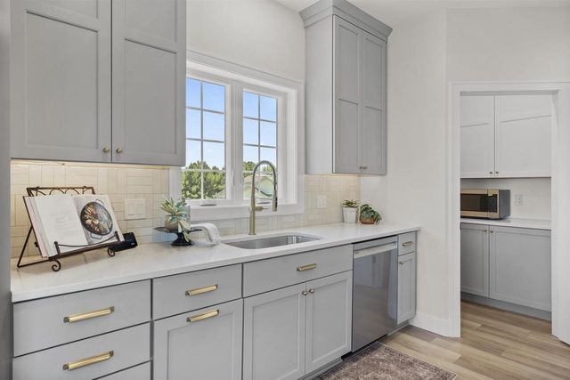 6854 Karolina Way, Sun Prairie, WI 53590