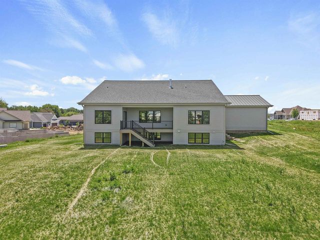 6854 Karolina Way, Sun Prairie, WI 53590