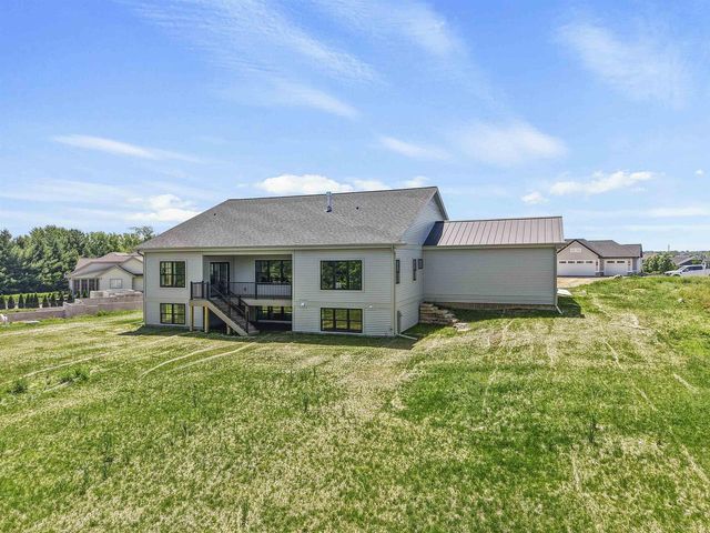 6854 Karolina Way, Sun Prairie, WI 53590