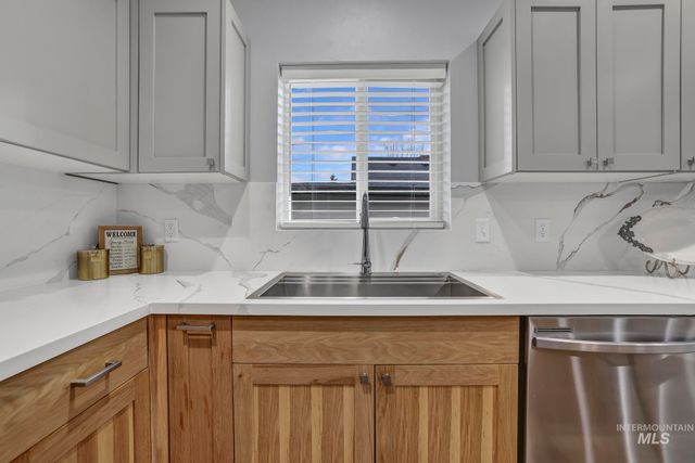 811 4th Avenue West, Twin Falls, ID 83301