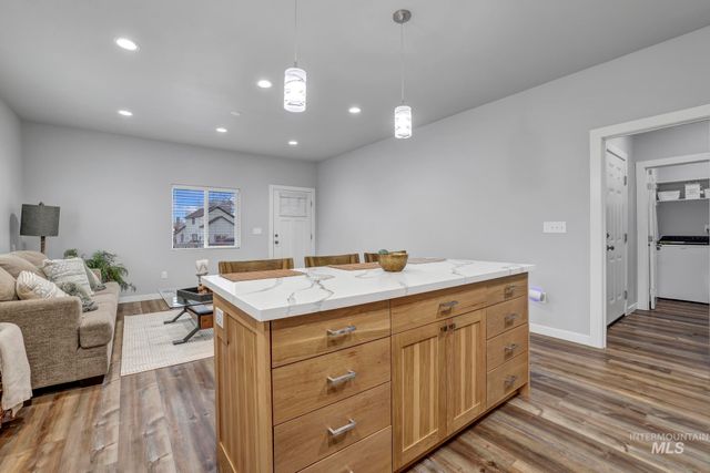 811 4th Avenue West, Twin Falls, ID 83301